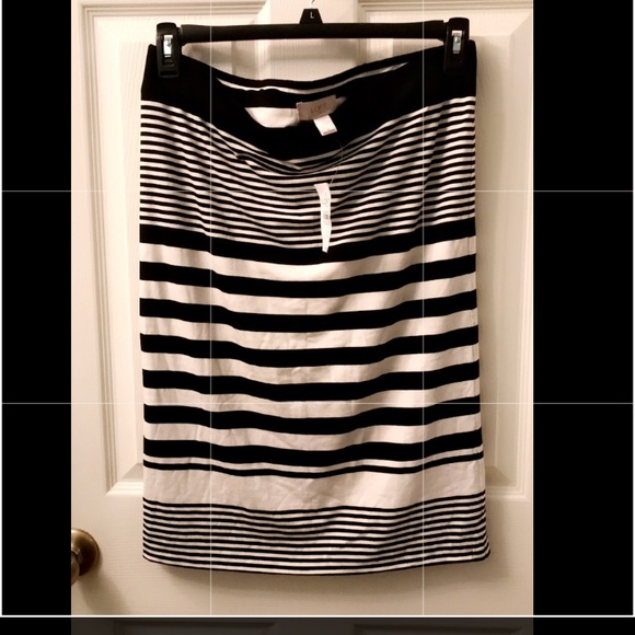 LOFT Dresses & Skirts - Loft skirt sz L